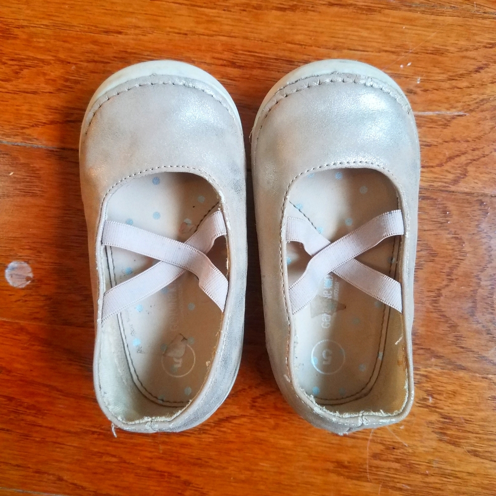 Genuine kids size 5 toddler